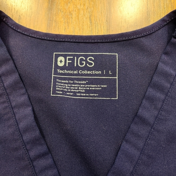 Figs Scrub Set Women's Navy L Casma 3-Pocket Top & M/P Yola Cargo Skinny Pants - Picture 8 of 9